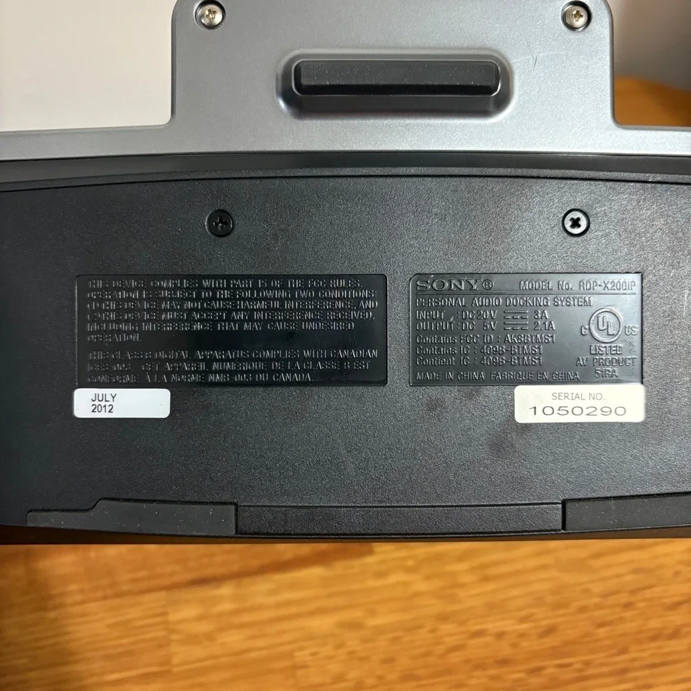 Sony Personal Audio Docking‎ System RDP-X200iP Bluetooth 30-Pin Speaker Black